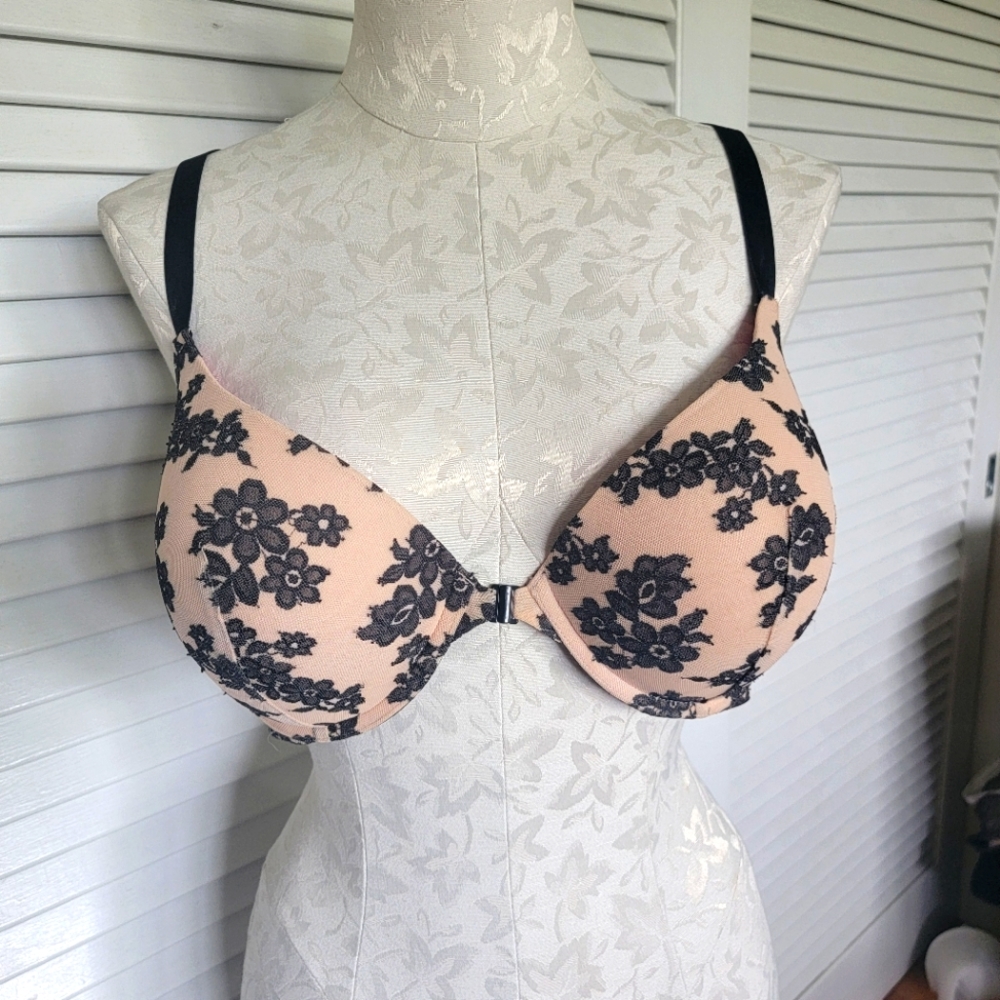 Pink by VS Front Close Lace Push Up Racerback bra 36DD